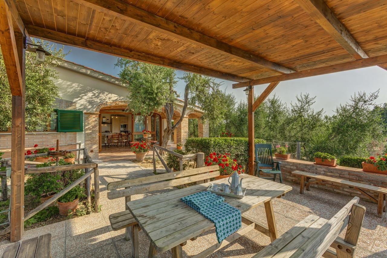 La Villetta Montaione Exteriör bild